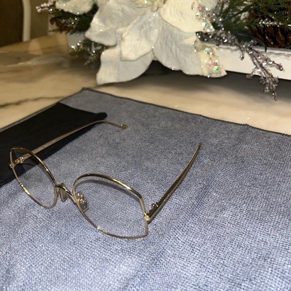 Loewe - Picture 2 of 9